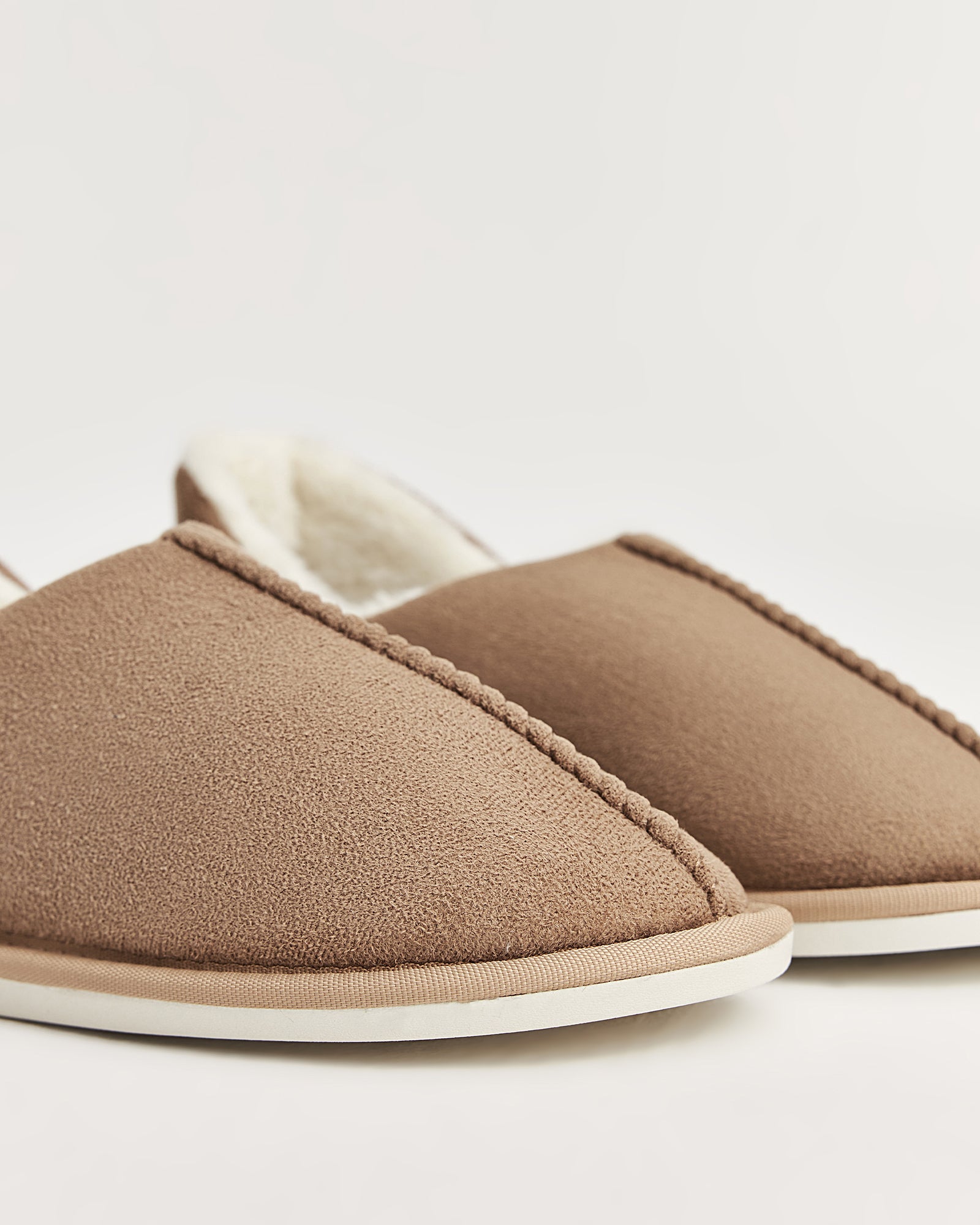 erkek ev içi ayakkabı,erkek ev ayakkabısı,erkek iç mekan ayakkabısı,erkek ev için ayakkabı,erkek ev ayakkabısı modelleri,erkek ev içi ayakkabı çeşitleri,rahat erkek ev ayakkabısı,konforlu erkek ev içi ayakkabı,erkek ev ayakkabısı fiyatları