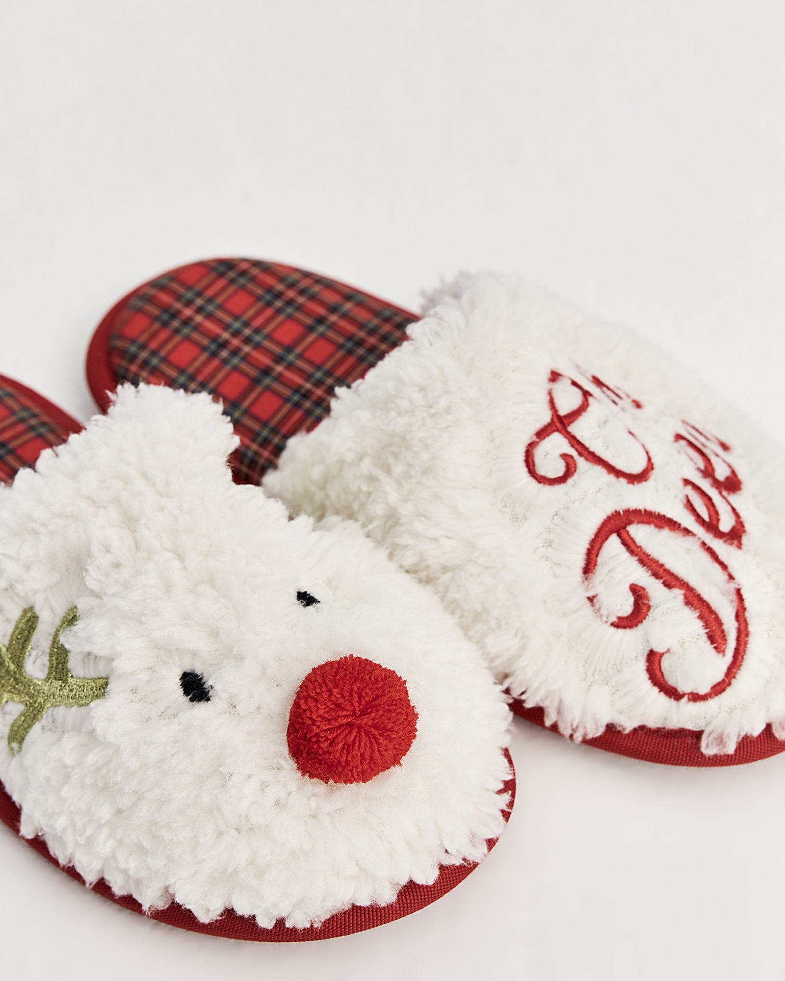 kadın ev terliği,kadın ev içi terlik,bayan ev terliği,kadın kışlık terlik,kadın yazlık terlik,evde giyilen kadın terlikleri,kadın konforlu terlik,rahat kadın ev terliği,kaymaz taban kadın terlik,kapalı kadın ev terliği