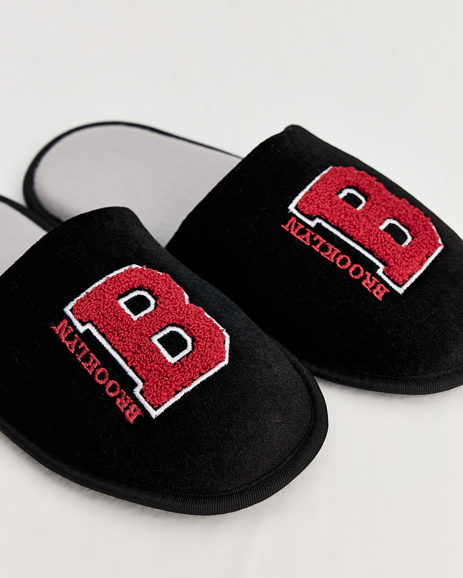 erkek ev terliği,erkek ev içi terlik,erkek ev terliği modelleri,erkek kışlık terlik,erkek yazlık ev terliği,erkek ev terliği fiyatları,evde giyilen erkek terlikleri,rahat erkek ev terliği,konforlu erkek ev terliği