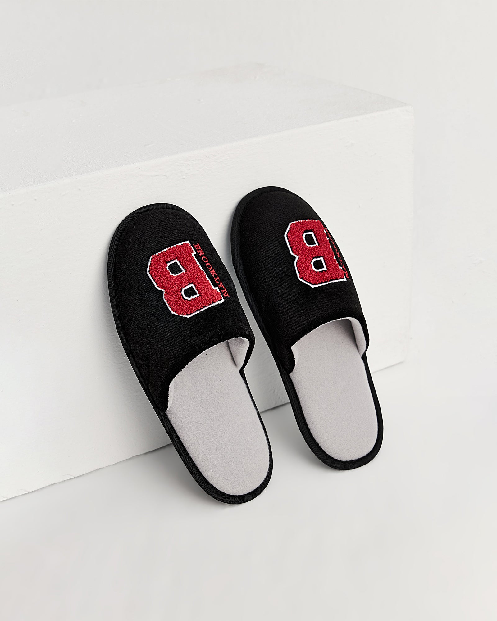 erkek ev terliği,erkek ev içi terlik,erkek ev terliği modelleri,erkek kışlık terlik,erkek yazlık ev terliği,erkek ev terliği fiyatları,evde giyilen erkek terlikleri,rahat erkek ev terliği,konforlu erkek ev terliği