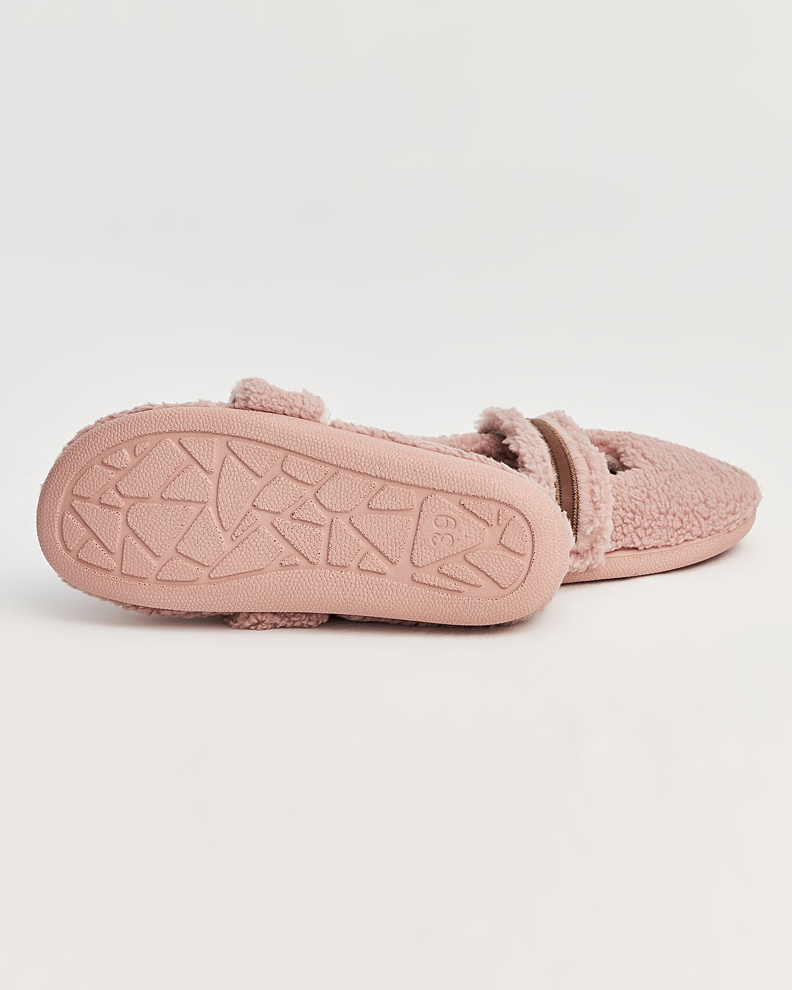 kadın ev içi ayakkabı,bayan ev içi ayakkabı,kadın ev ayakkabısı,kadın iç mekan ayakkabısı,kadın ev ayakkabı modelleri,rahat kadın ev içi ayakkabı,ortopedik ev içi ayakkabı kadın,yumuşak tabanlı kadın ev ayakkabısı,kapalı kadın ev içi ayakkabı,kadın ev ayakkabısı kışlık