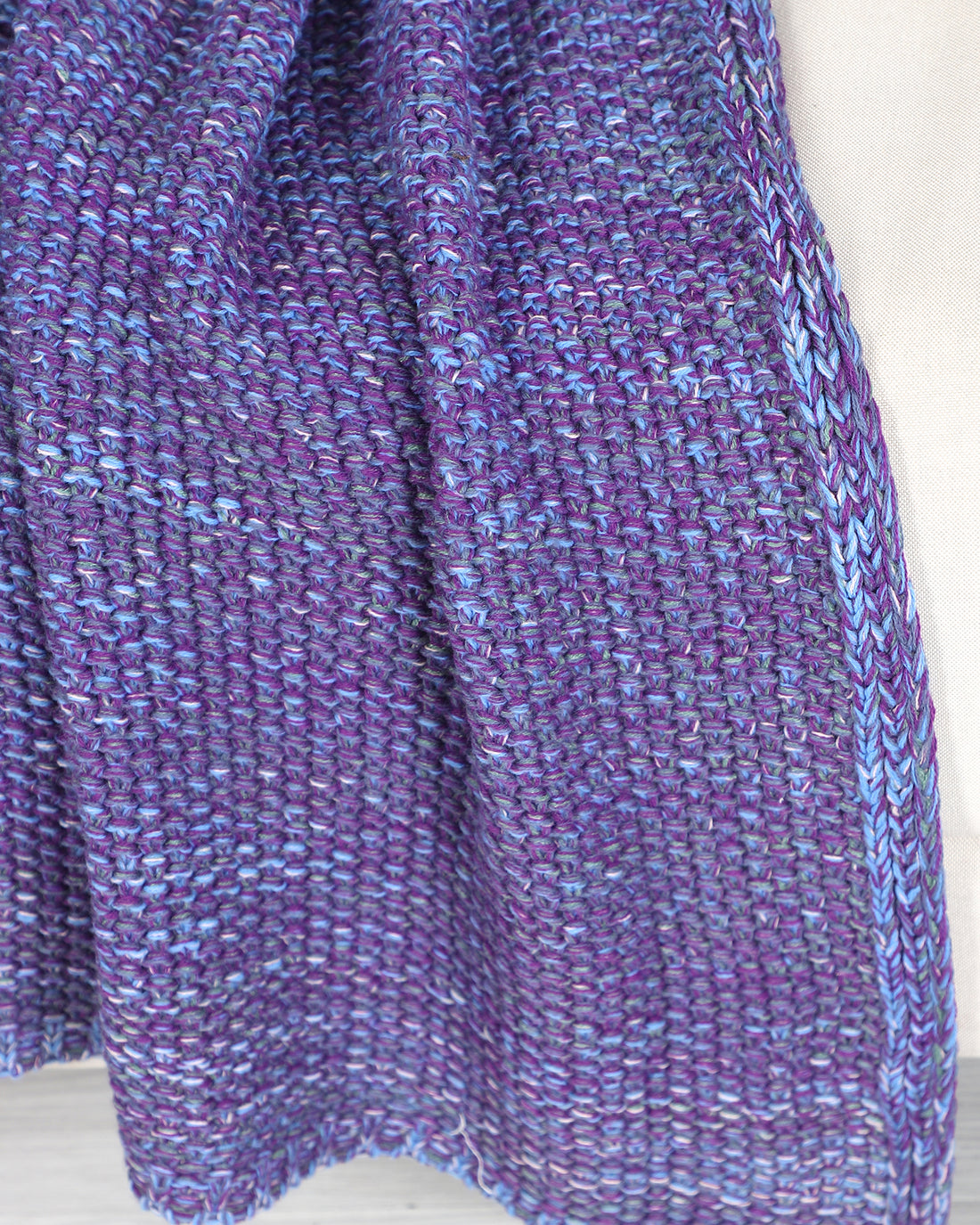 Triko TV Battaniyesi Kişiye Özel Deri Etiketli