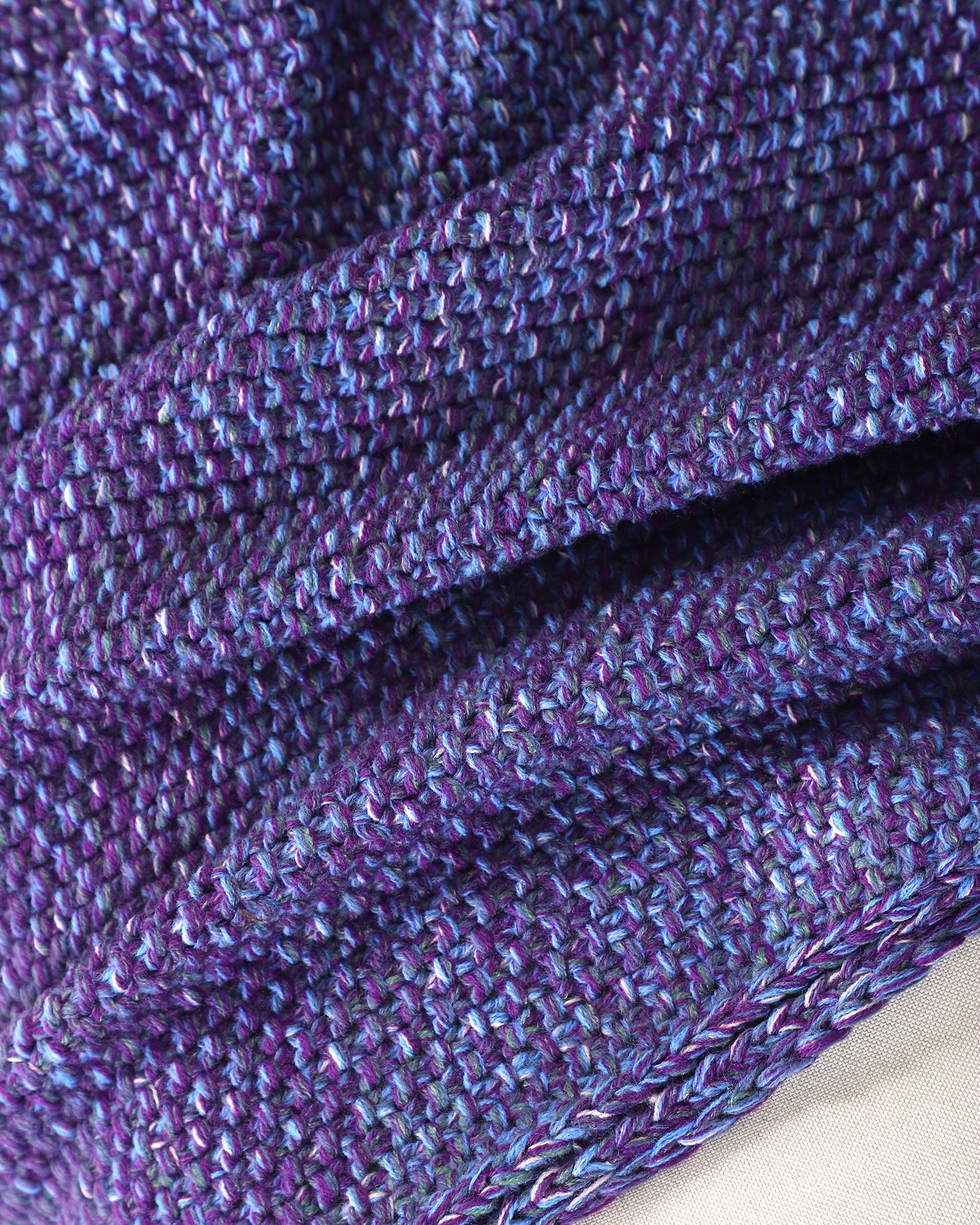 Triko TV Battaniyesi Kişiye Özel Deri Etiketli