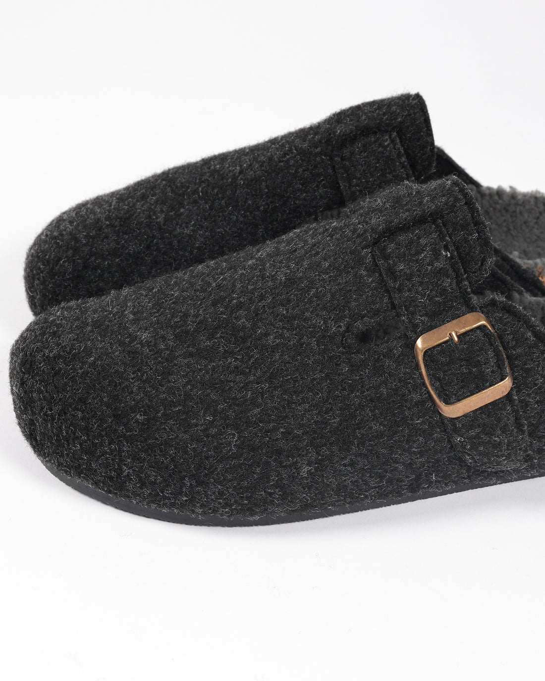 erkek ev içi ayakkabı,erkek ev ayakkabısı,erkek iç mekan ayakkabısı,erkek ev için ayakkabı,erkek ev ayakkabısı modelleri,erkek ev içi ayakkabı çeşitleri,rahat erkek ev ayakkabısı,konforlu erkek ev içi ayakkabı,erkek ev ayakkabısı fiyatları