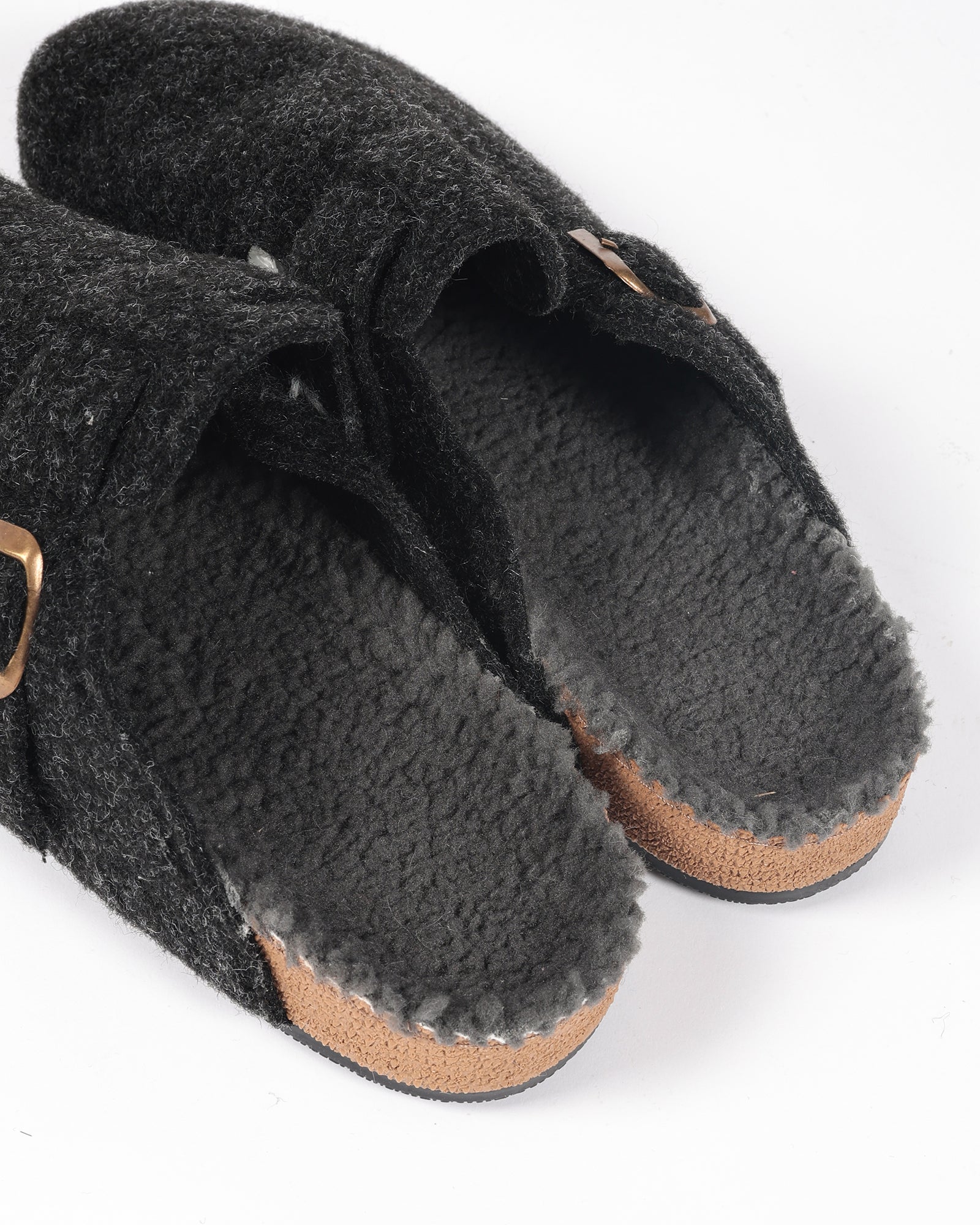 erkek ev içi ayakkabı,erkek ev ayakkabısı,erkek iç mekan ayakkabısı,erkek ev için ayakkabı,erkek ev ayakkabısı modelleri,erkek ev içi ayakkabı çeşitleri,rahat erkek ev ayakkabısı,konforlu erkek ev içi ayakkabı,erkek ev ayakkabısı fiyatları