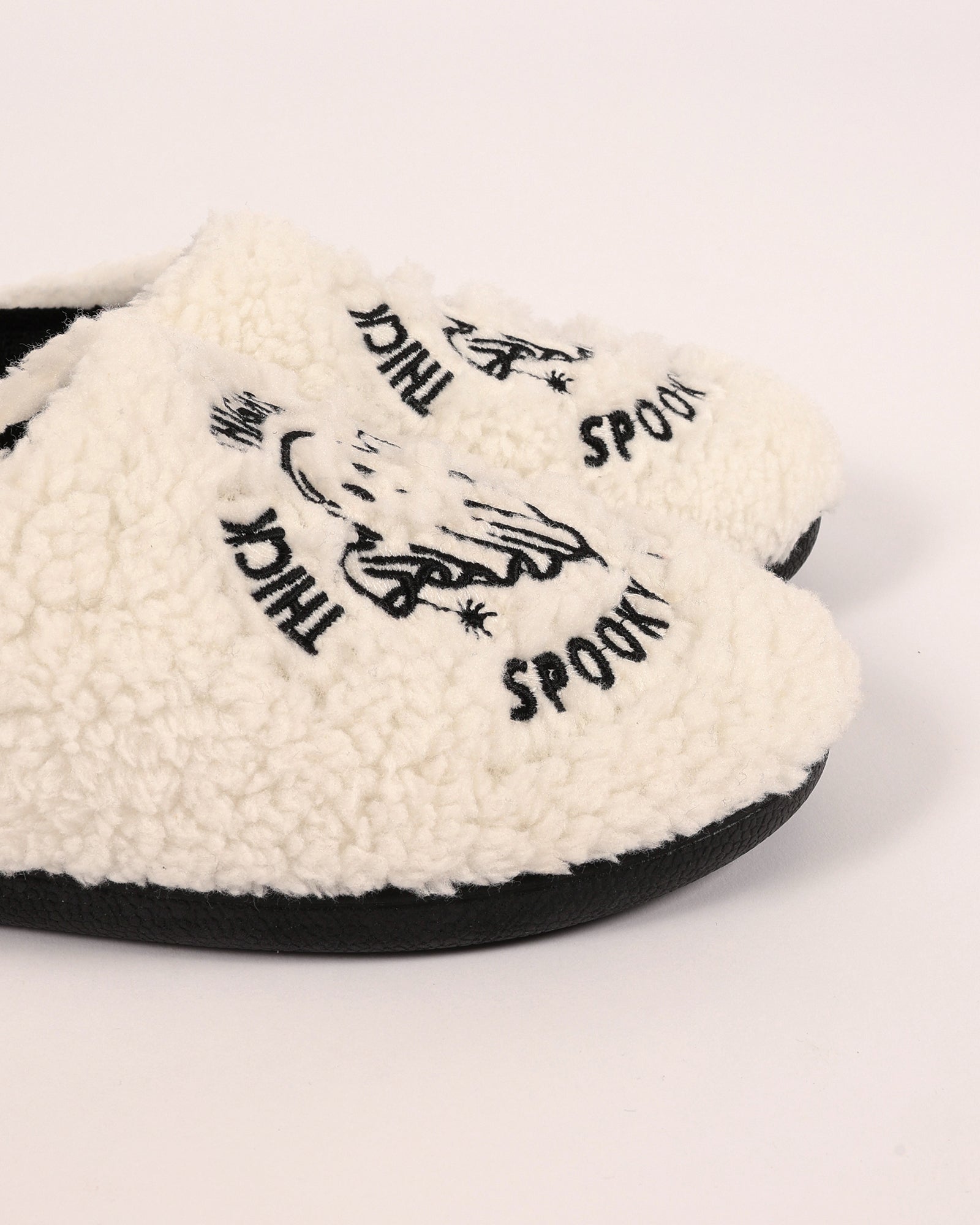 Kadın Halloween Temalı  Beyaz Hayalet Nakışlı Peluş Ev İçi Ayakkabı