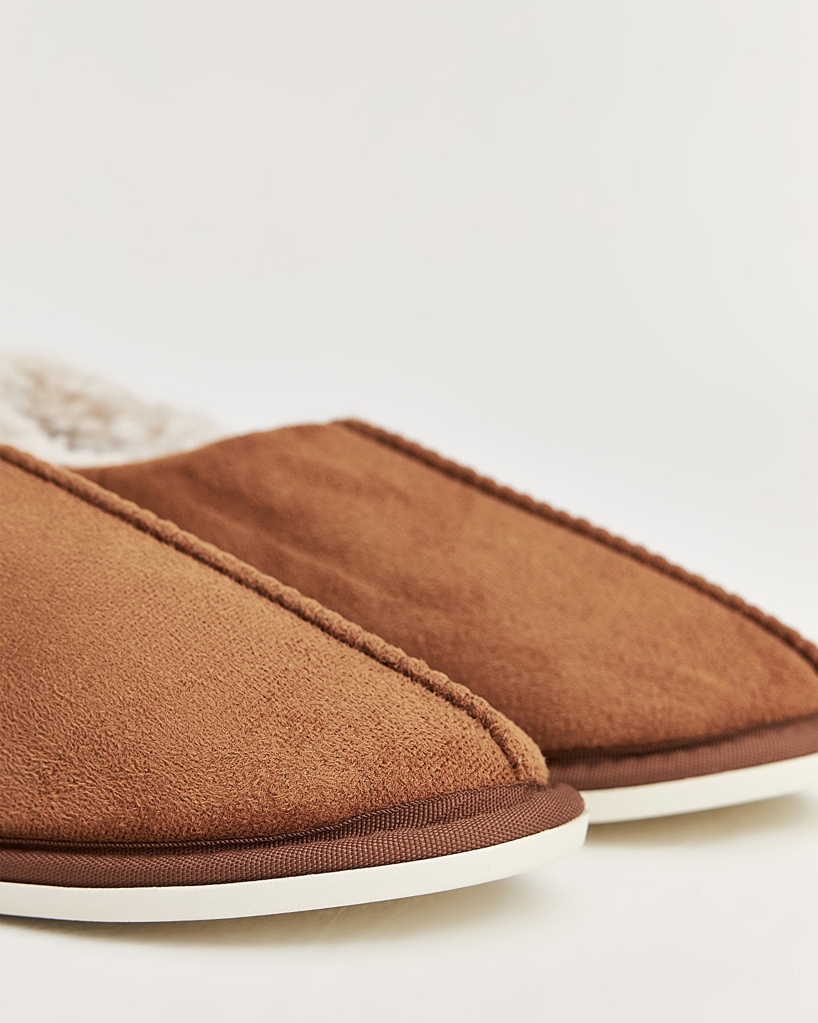 erkek ev içi ayakkabı,erkek ev ayakkabısı,erkek iç mekan ayakkabısı,erkek ev için ayakkabı,erkek ev ayakkabısı modelleri,erkek ev içi ayakkabı çeşitleri,rahat erkek ev ayakkabısı,konforlu erkek ev içi ayakkabı,erkek ev ayakkabısı fiyatları