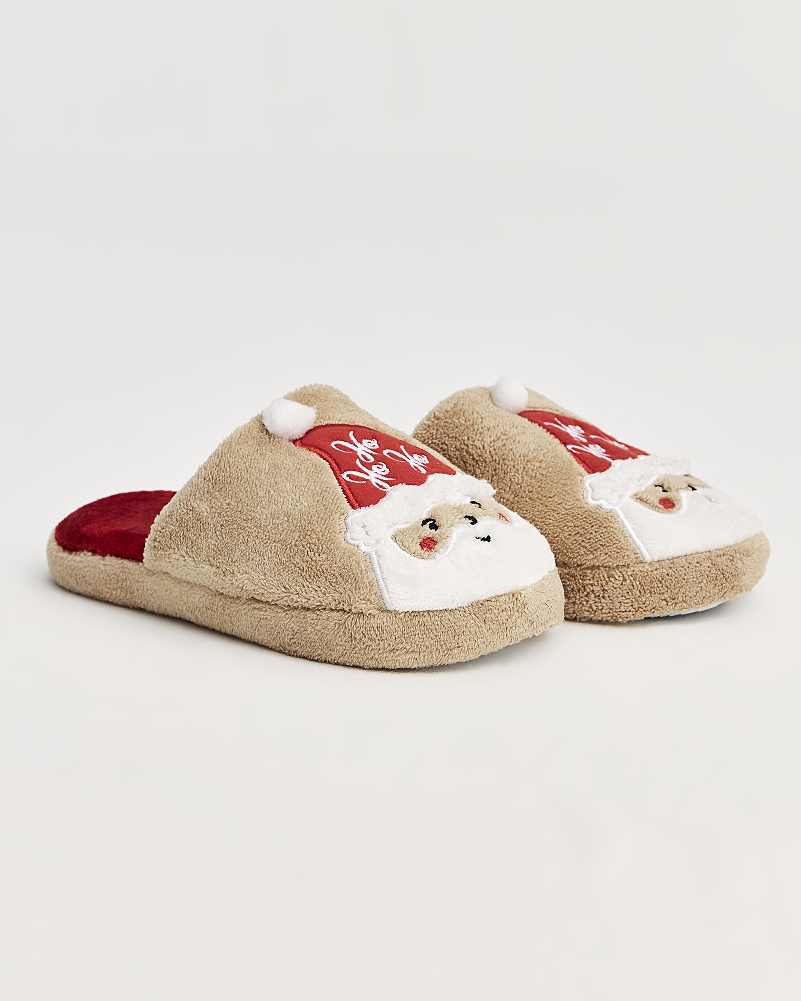 kadın ev terliği,kadın ev içi terlik,bayan ev terliği,kadın kışlık terlik,kadın yazlık terlik,evde giyilen kadın terlikleri,kadın konforlu terlik,rahat kadın ev terliği,kaymaz taban kadın terlik,kapalı kadın ev terliği