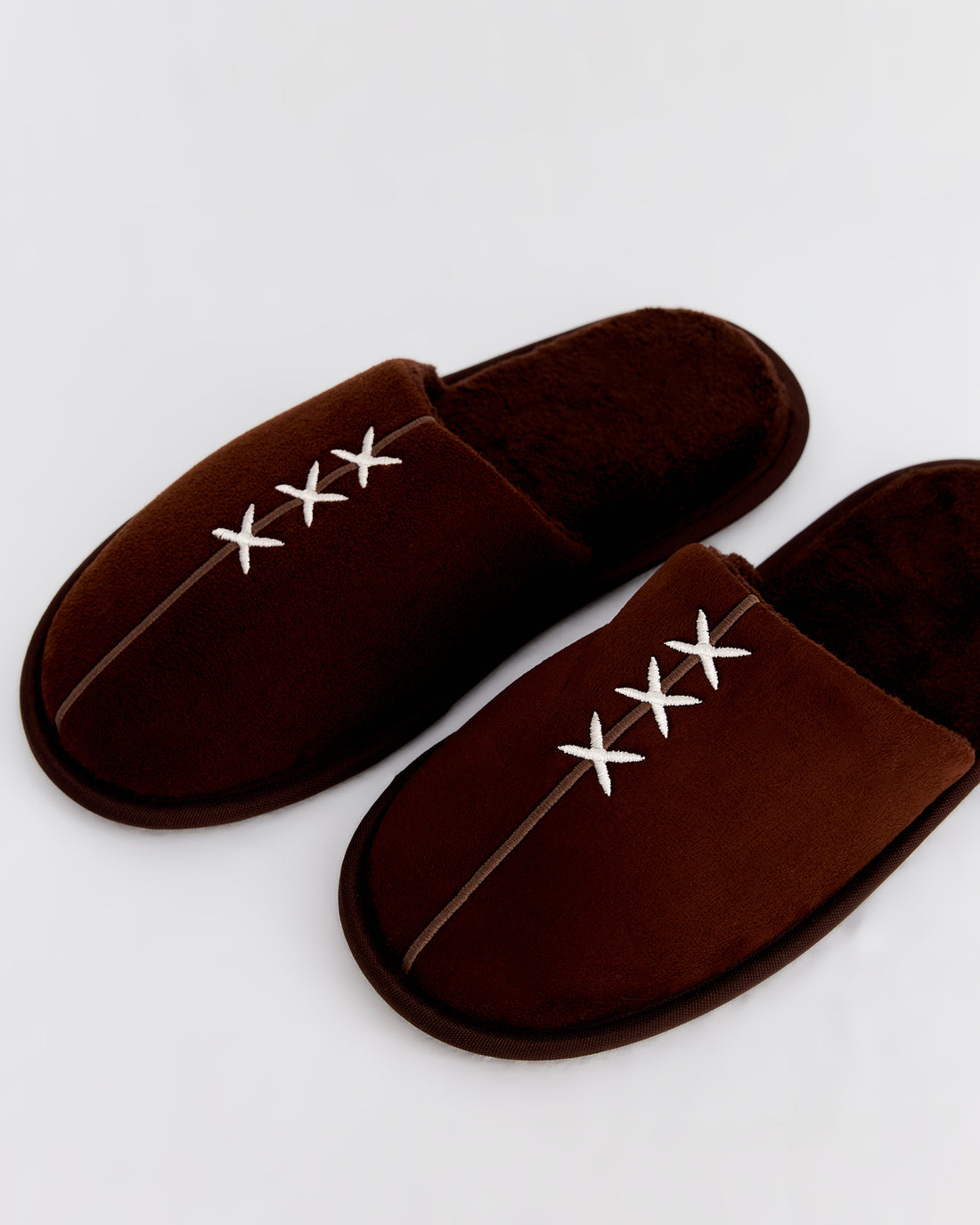 erkek ev terliği,erkek ev içi terlik,erkek ev terliği modelleri,erkek kışlık terlik,erkek yazlık ev terliği,erkek ev terliği fiyatları,evde giyilen erkek terlikleri,rahat erkek ev terliği,konforlu erkek ev terliği