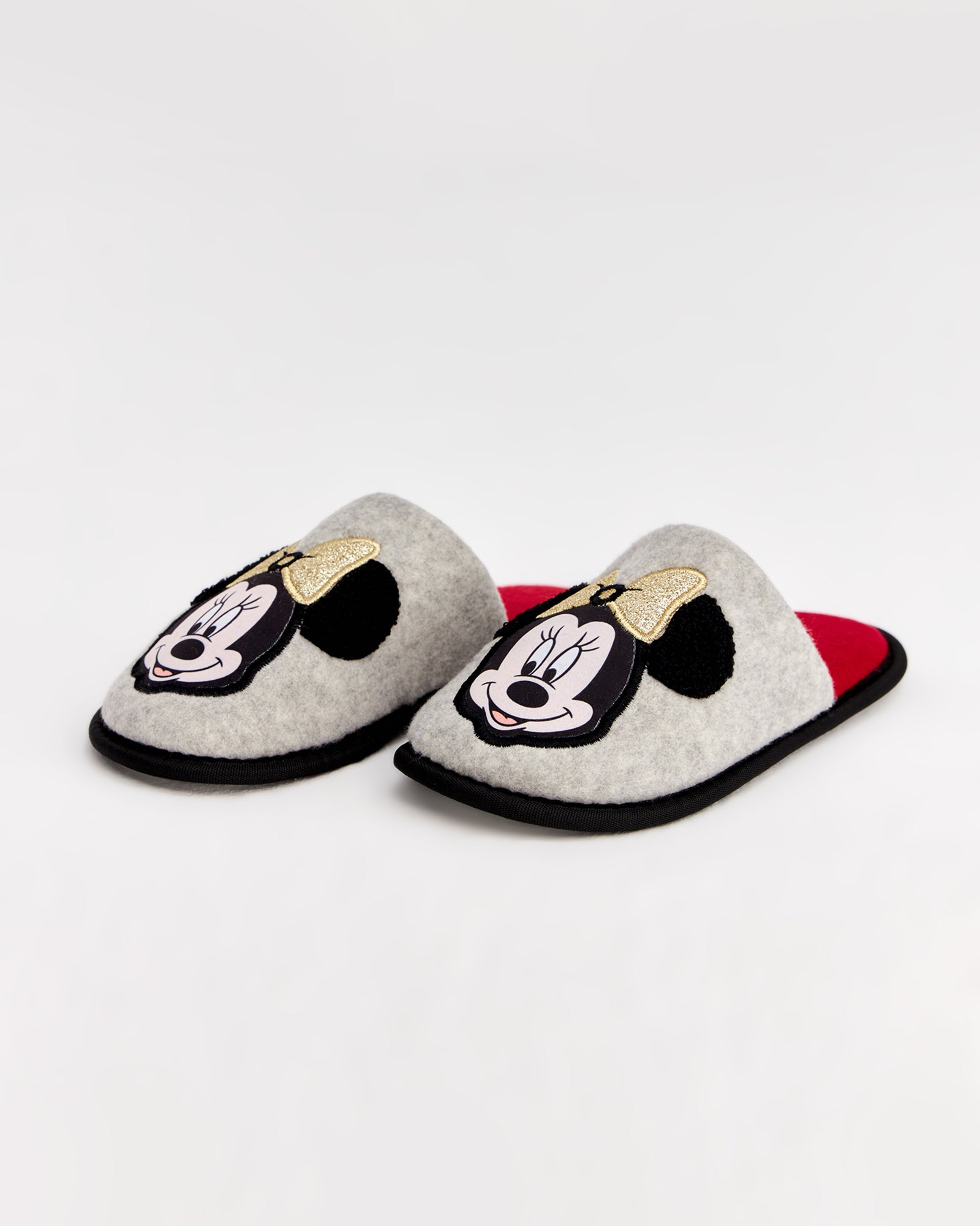 kadın ev terliği,kadın ev içi terlik,bayan ev terliği,kadın kışlık terlik,kadın yazlık terlik,evde giyilen kadın terlikleri,kadın konforlu terlik,rahat kadın ev terliği,kaymaz taban kadın terlik,kapalı kadın ev terliği