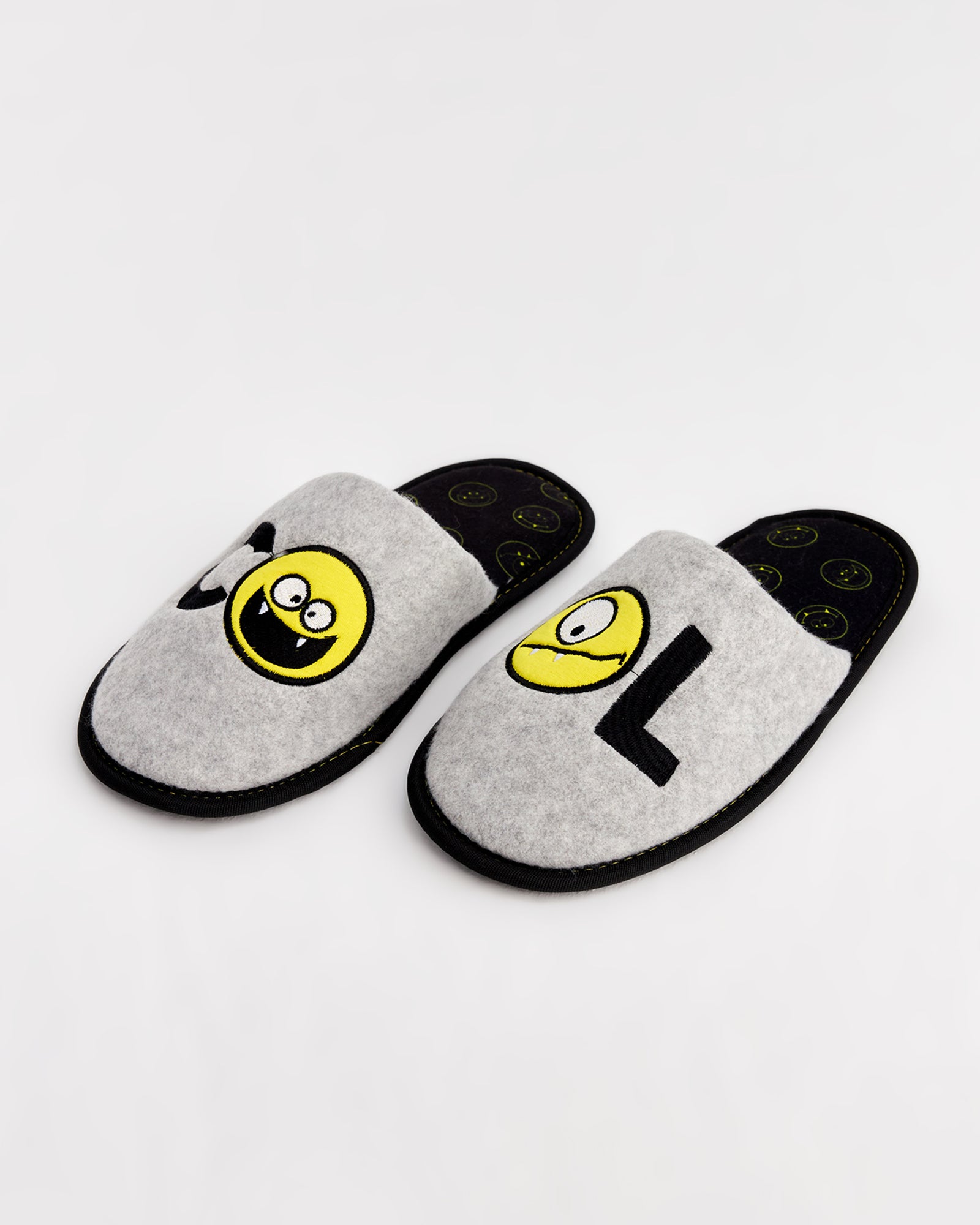 erkek ev terliği,erkek ev içi terlik,erkek ev terliği modelleri,erkek kışlık terlik,erkek yazlık ev terliği,erkek ev terliği fiyatları,evde giyilen erkek terlikleri,rahat erkek ev terliği,konforlu erkek ev terliği