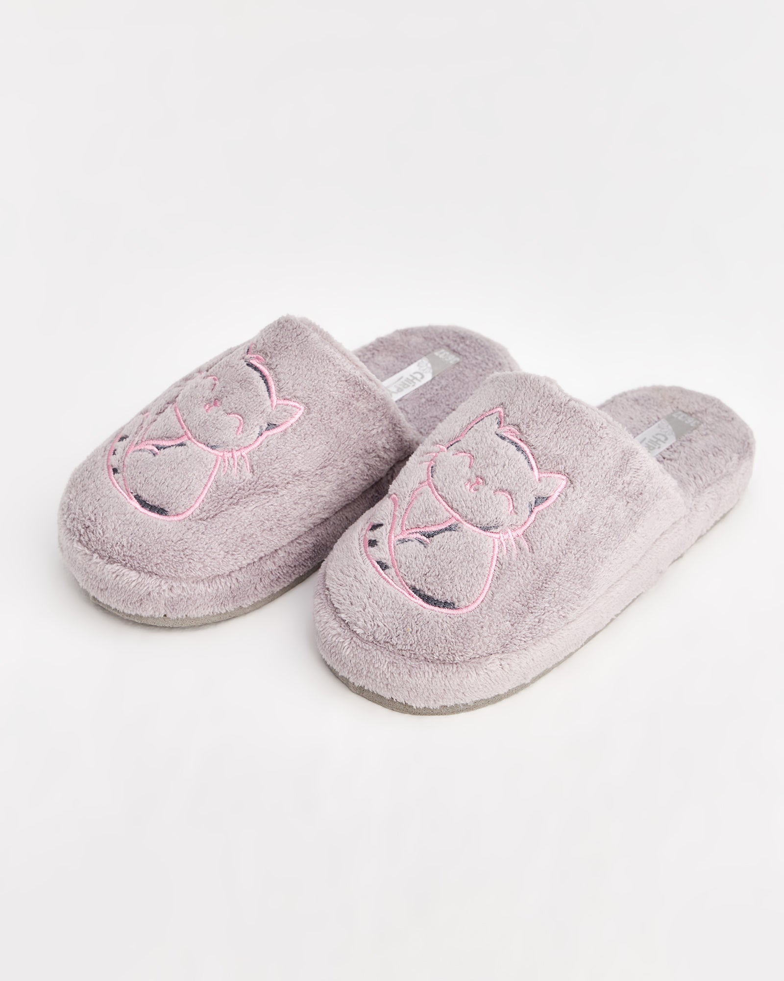 kadın ev terliği,kadın ev içi terlik,bayan ev terliği,kadın kışlık terlik,kadın yazlık terlik,evde giyilen kadın terlikleri,kadın konforlu terlik,rahat kadın ev terliği,kaymaz taban kadın terlik,kapalı kadın ev terliği