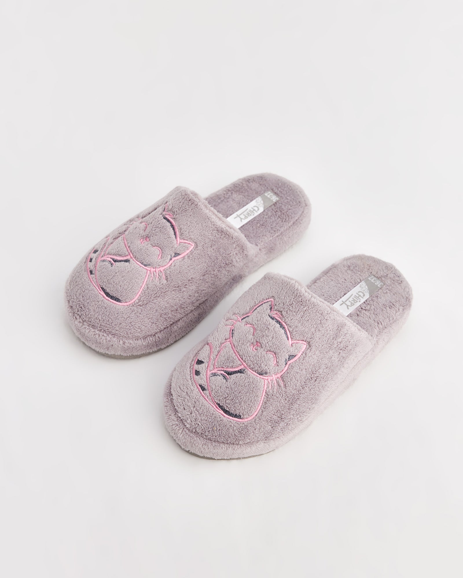 kadın ev terliği,kadın ev içi terlik,bayan ev terliği,kadın kışlık terlik,kadın yazlık terlik,evde giyilen kadın terlikleri,kadın konforlu terlik,rahat kadın ev terliği,kaymaz taban kadın terlik,kapalı kadın ev terliği