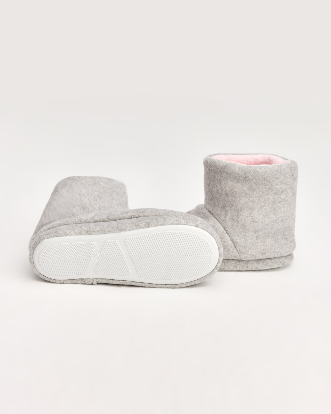 kadın panduf,kadın ev içi panduf,bayan panduf,kadın kışlık panduf,ev için kadın panduf,kadın panduf modelleri,yumuşak kadın panduf,sıcak tutan kadın panduf,kadın ev pandufu,peluş kadın panduf