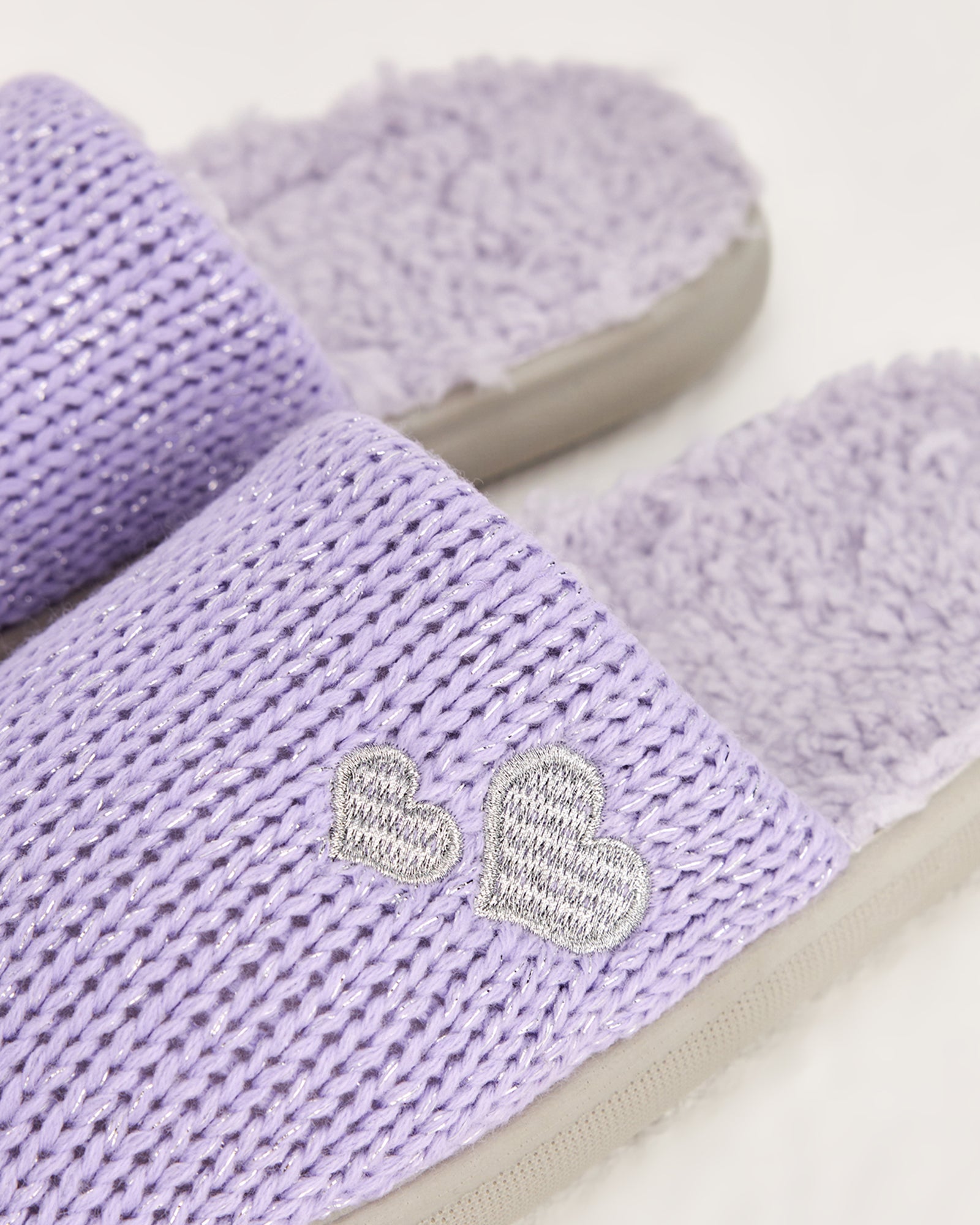 kadın ev terliği,kadın ev içi terlik,bayan ev terliği,kadın kışlık terlik,kadın yazlık terlik,evde giyilen kadın terlikleri,kadın konforlu terlik,rahat kadın ev terliği,kaymaz taban kadın terlik,kapalı kadın ev terliği