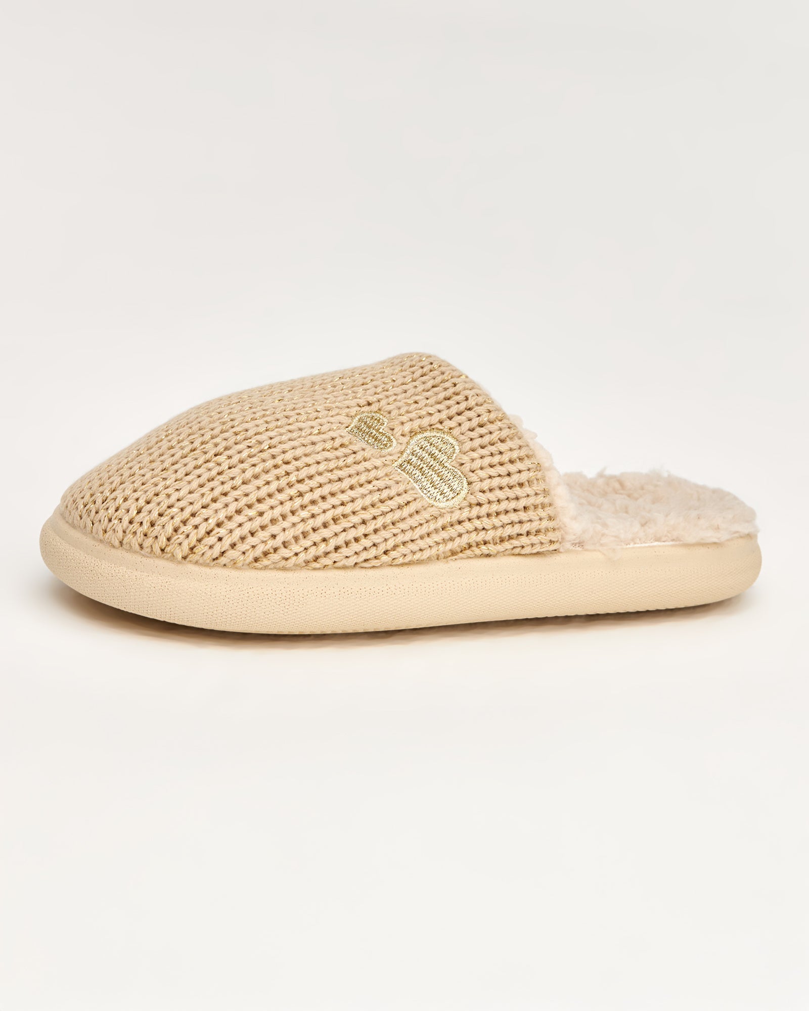 kadın ev terliği,kadın ev içi terlik,bayan ev terliği,kadın kışlık terlik,kadın yazlık terlik,evde giyilen kadın terlikleri,kadın konforlu terlik,rahat kadın ev terliği,kaymaz taban kadın terlik,kapalı kadın ev terliği