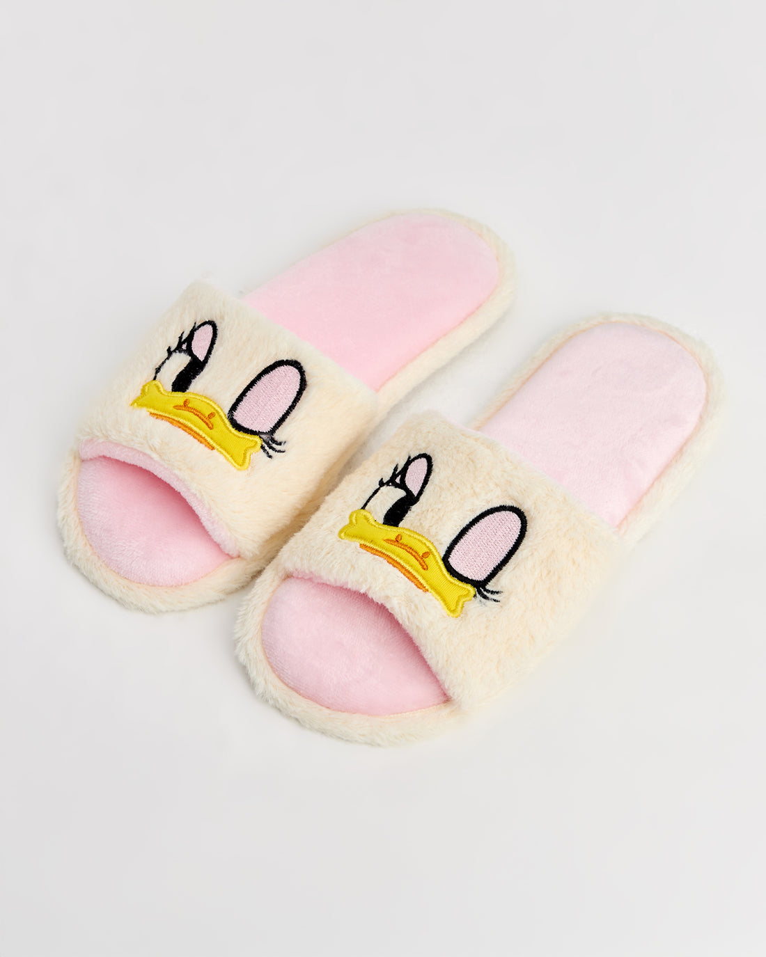 kadın ev terliği,kadın ev içi terlik,bayan ev terliği,kadın kışlık terlik,kadın yazlık terlik,evde giyilen kadın terlikleri,kadın konforlu terlik,rahat kadın ev terliği,kaymaz taban kadın terlik,kapalı kadın ev terliği