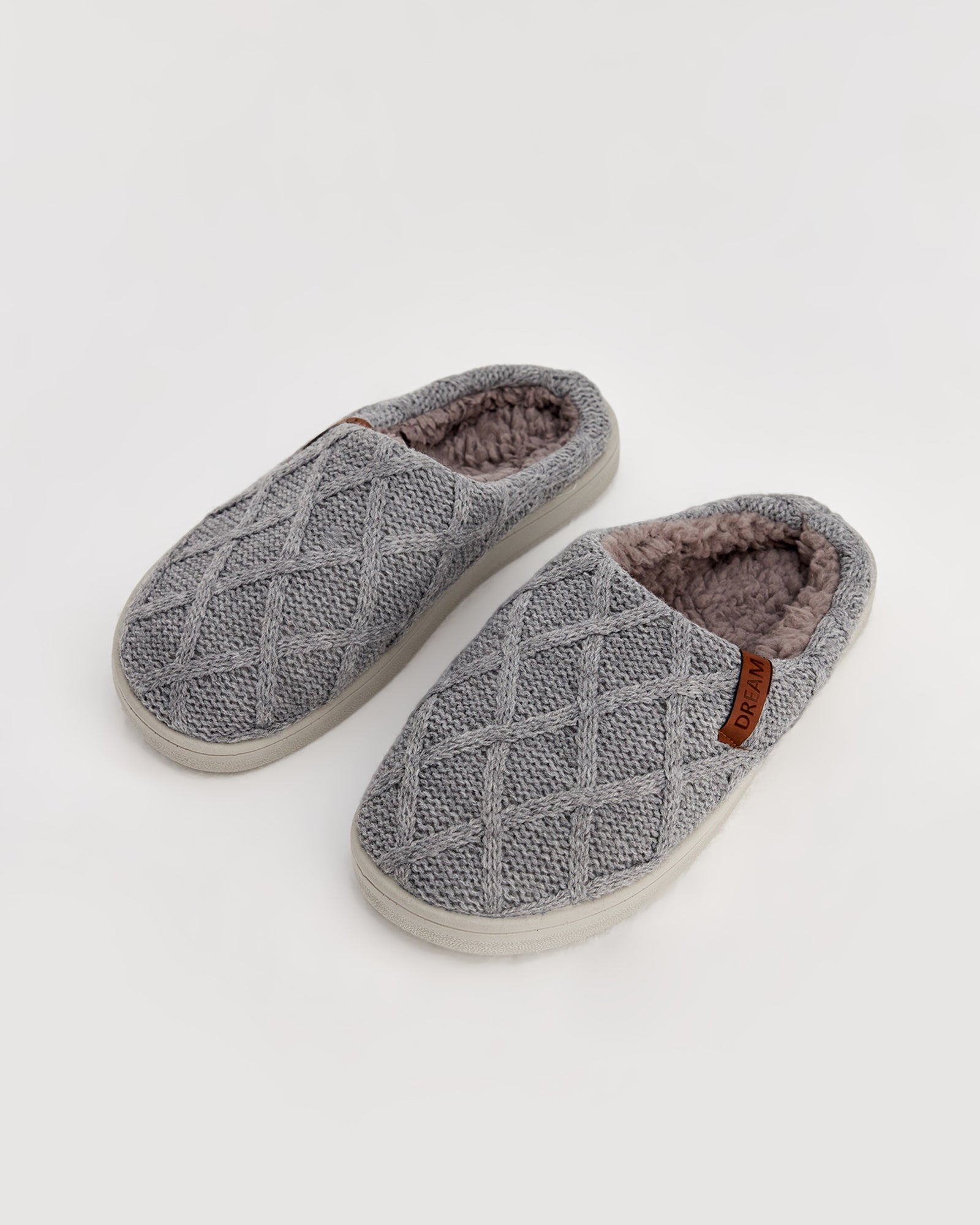 kadın ev içi ayakkabı,bayan ev içi ayakkabı,kadın ev ayakkabısı,kadın iç mekan ayakkabısı,kadın ev ayakkabı modelleri,rahat kadın ev içi ayakkabı,ortopedik ev içi ayakkabı kadın,yumuşak tabanlı kadın ev ayakkabısı,kapalı kadın ev içi ayakkabı,kadın ev ayakkabısı kışlık