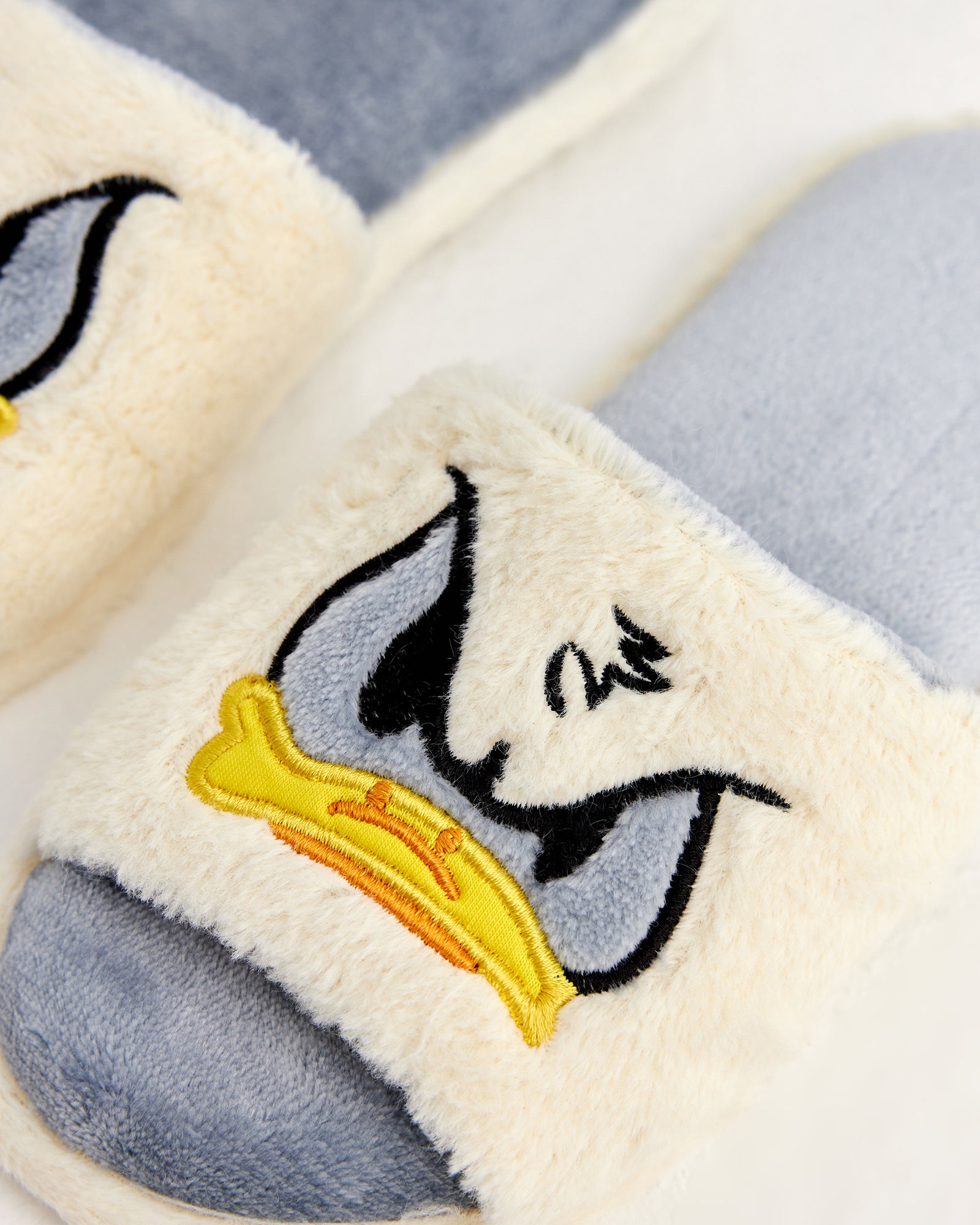 kadın ev terliği,kadın ev içi terlik,bayan ev terliği,kadın kışlık terlik,kadın yazlık terlik,evde giyilen kadın terlikleri,kadın konforlu terlik,rahat kadın ev terliği,kaymaz taban kadın terlik,kapalı kadın ev terliği