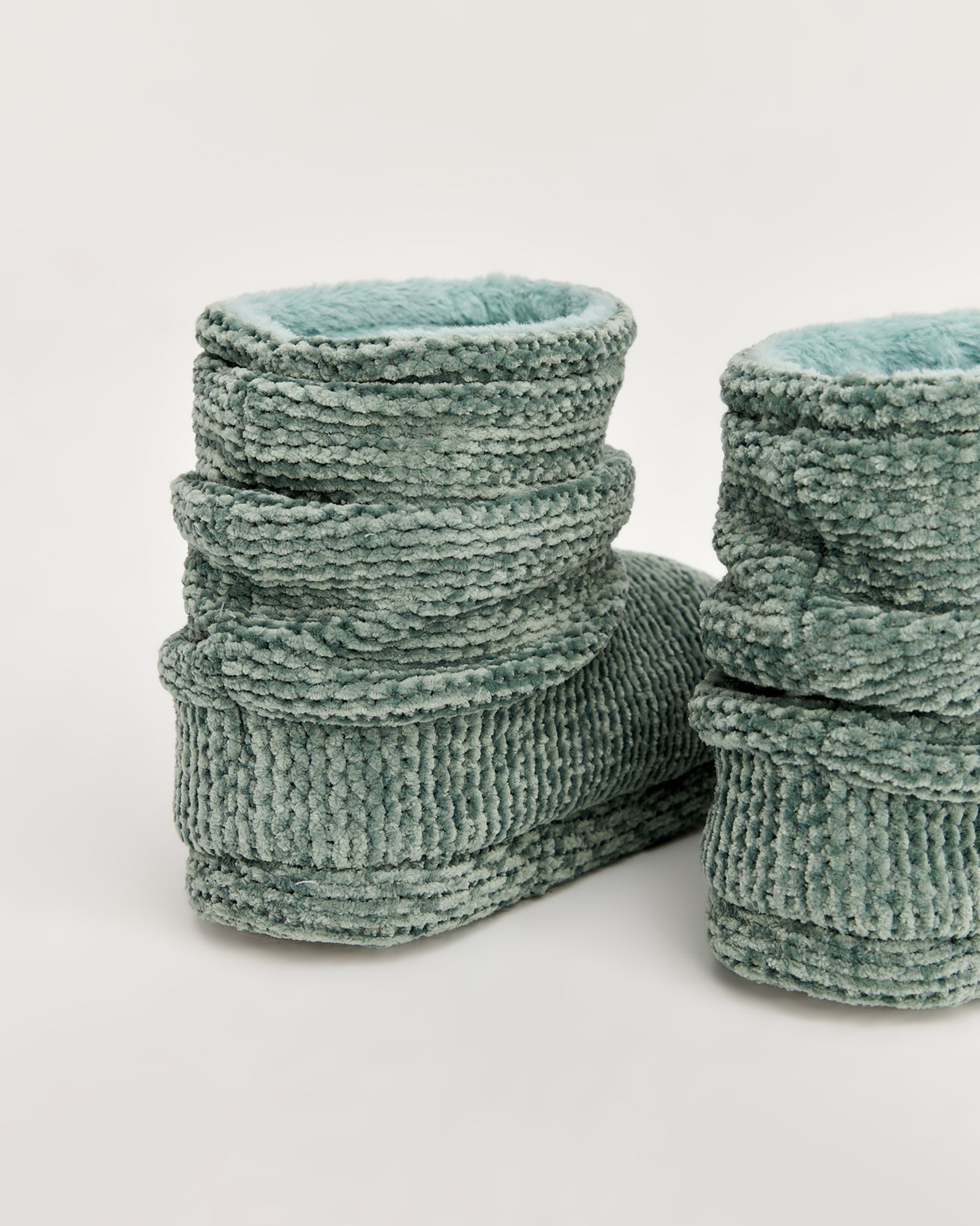 kadın panduf,kadın ev içi panduf,bayan panduf,kadın kışlık panduf,ev için kadın panduf,kadın panduf modelleri,yumuşak kadın panduf,sıcak tutan kadın panduf,kadın ev pandufu,peluş kadın panduf