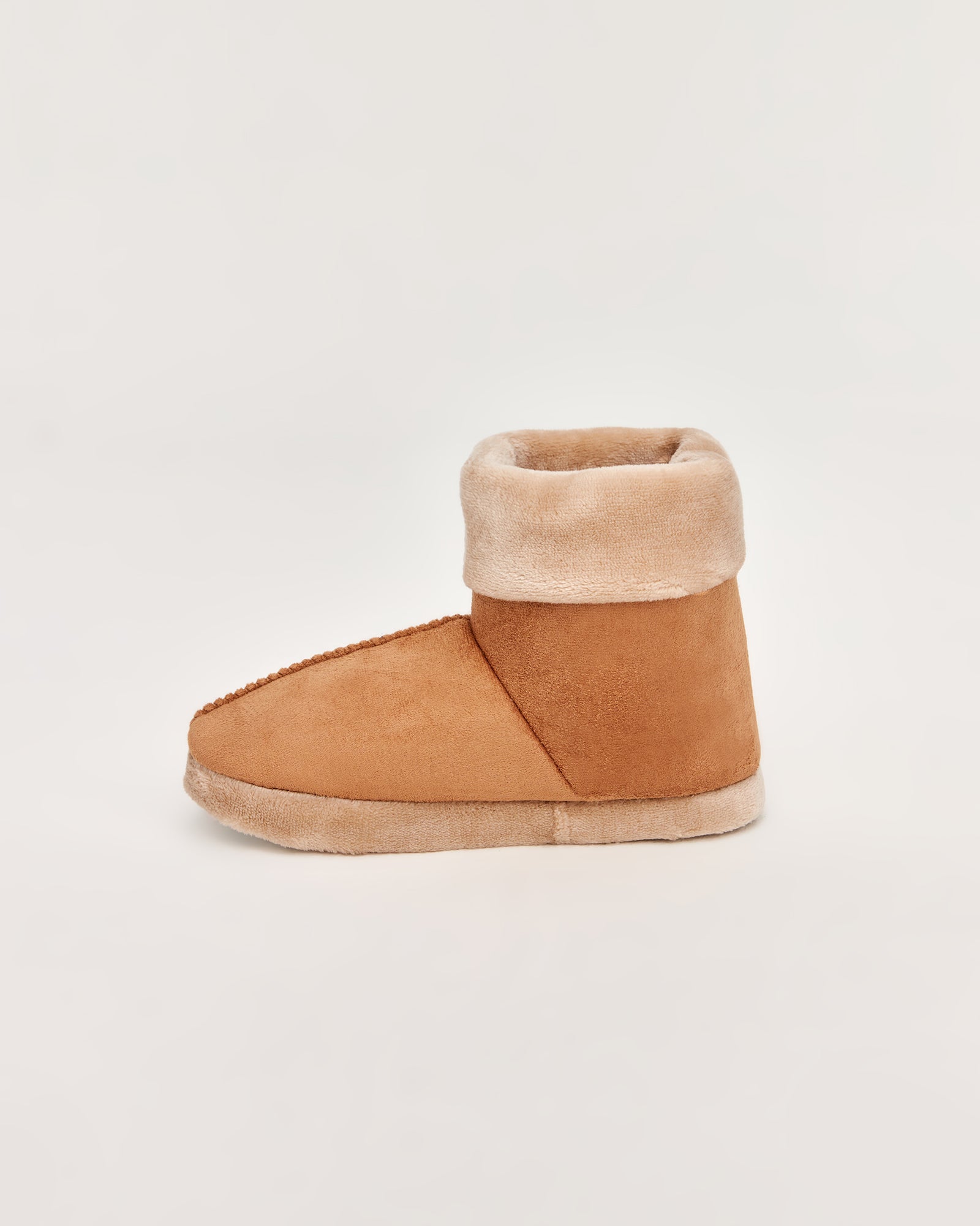 kadın panduf,kadın ev içi panduf,bayan panduf,kadın kışlık panduf,ev için kadın panduf,kadın panduf modelleri,yumuşak kadın panduf,sıcak tutan kadın panduf,kadın ev pandufu,peluş kadın panduf