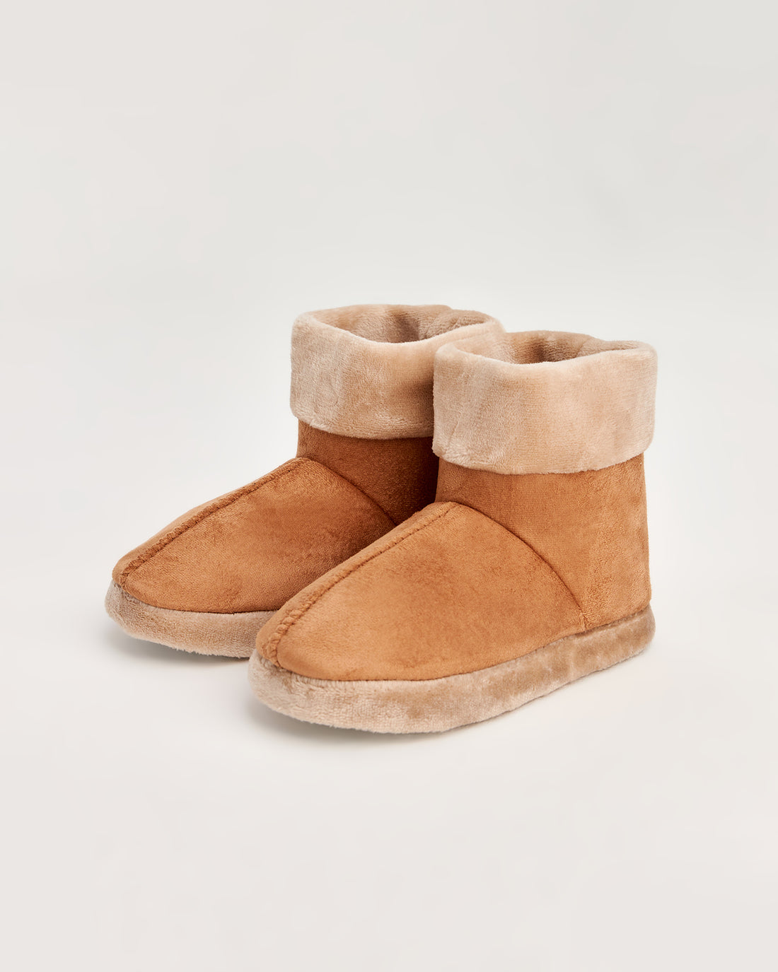 kadın panduf,kadın ev içi panduf,bayan panduf,kadın kışlık panduf,ev için kadın panduf,kadın panduf modelleri,yumuşak kadın panduf,sıcak tutan kadın panduf,kadın ev pandufu,peluş kadın panduf