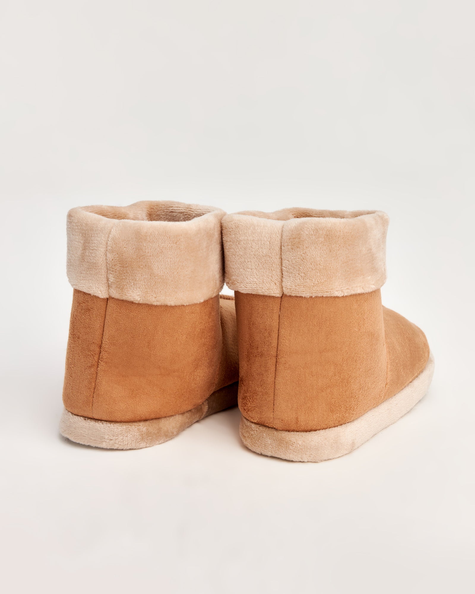 kadın panduf,kadın ev içi panduf,bayan panduf,kadın kışlık panduf,ev için kadın panduf,kadın panduf modelleri,yumuşak kadın panduf,sıcak tutan kadın panduf,kadın ev pandufu,peluş kadın panduf