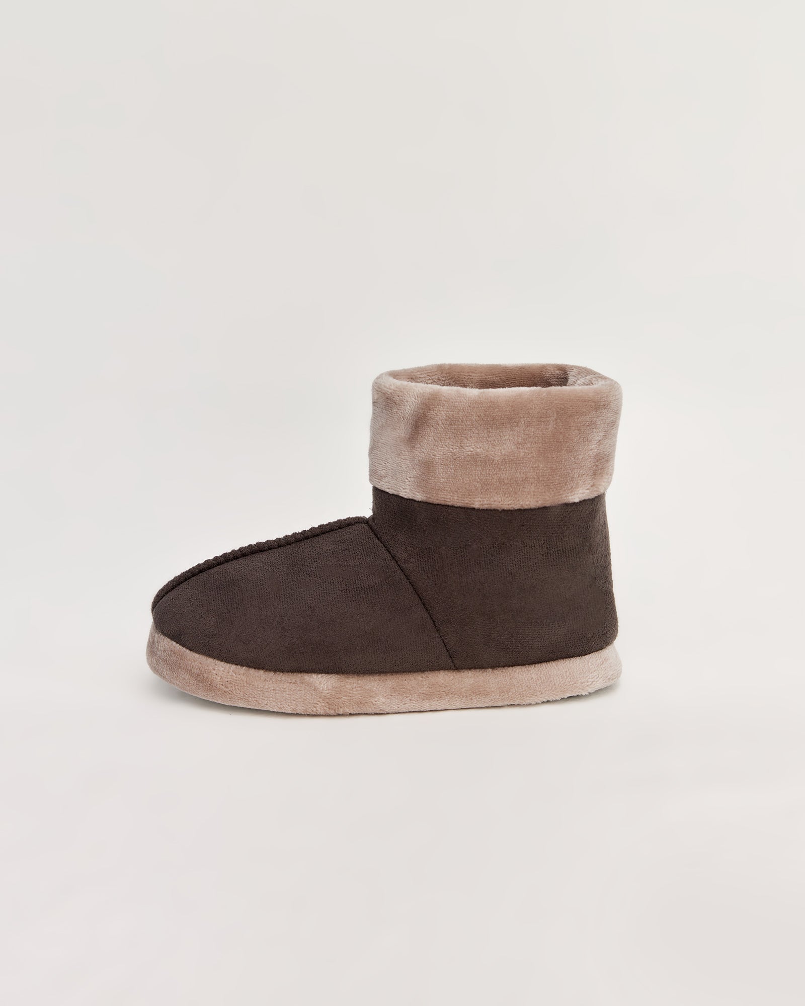 kadın panduf,kadın ev içi panduf,bayan panduf,kadın kışlık panduf,ev için kadın panduf,kadın panduf modelleri,yumuşak kadın panduf,sıcak tutan kadın panduf,kadın ev pandufu,peluş kadın panduf