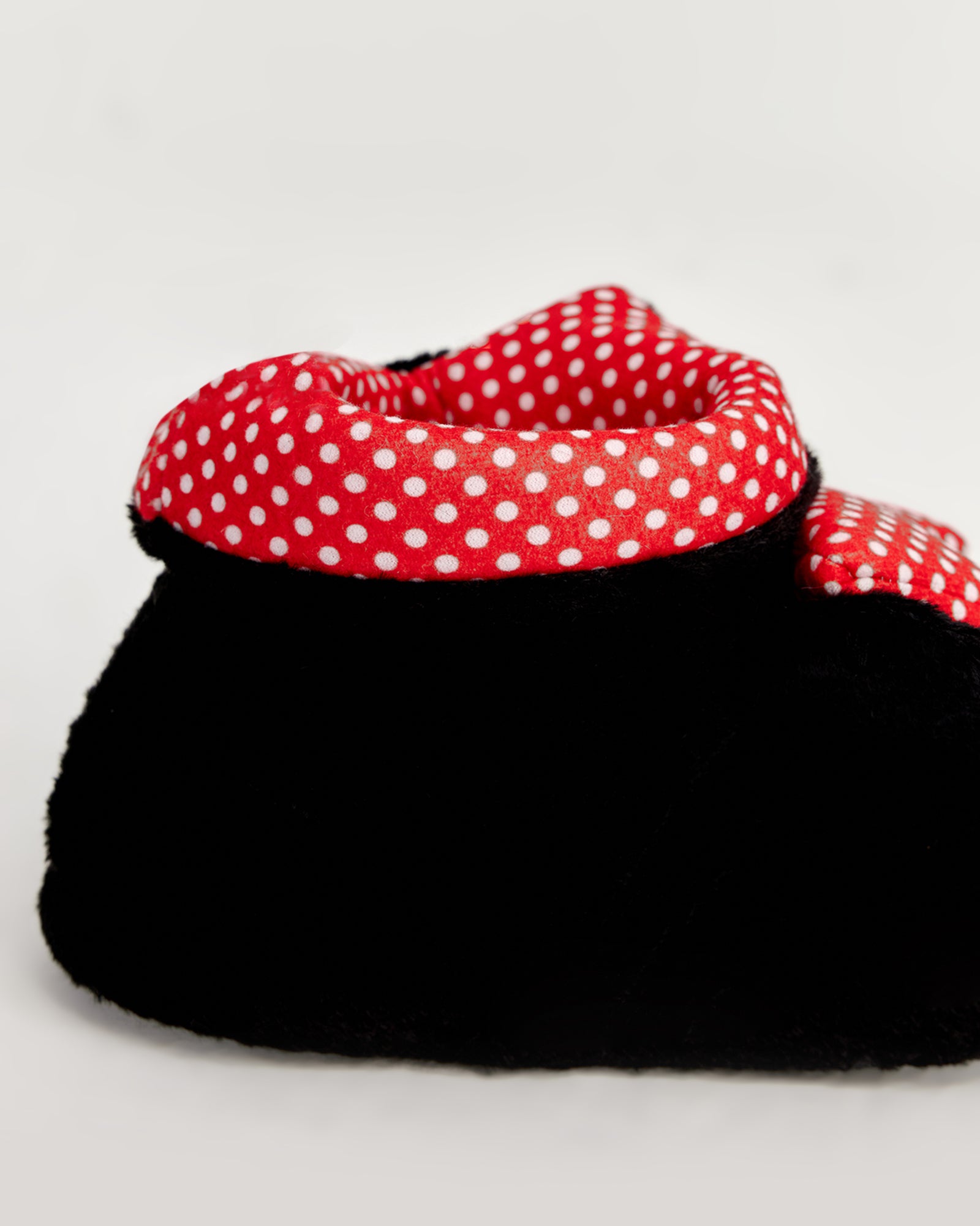 kadın panduf,kadın ev içi panduf,bayan panduf,kadın kışlık panduf,ev için kadın panduf,kadın panduf modelleri,yumuşak kadın panduf,sıcak tutan kadın panduf,kadın ev pandufu,peluş kadın panduf