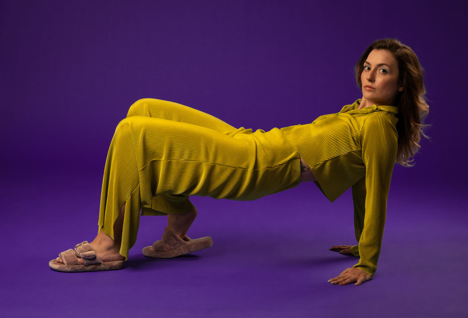 kadın ev terliği,kadın ev içi terlik,bayan ev terliği,kadın kışlık terlik,kadın yazlık terlik,evde giyilen kadın terlikleri,kadın konforlu terlik,rahat kadın ev terliği,kaymaz taban kadın terlik,kapalı kadın ev terliği